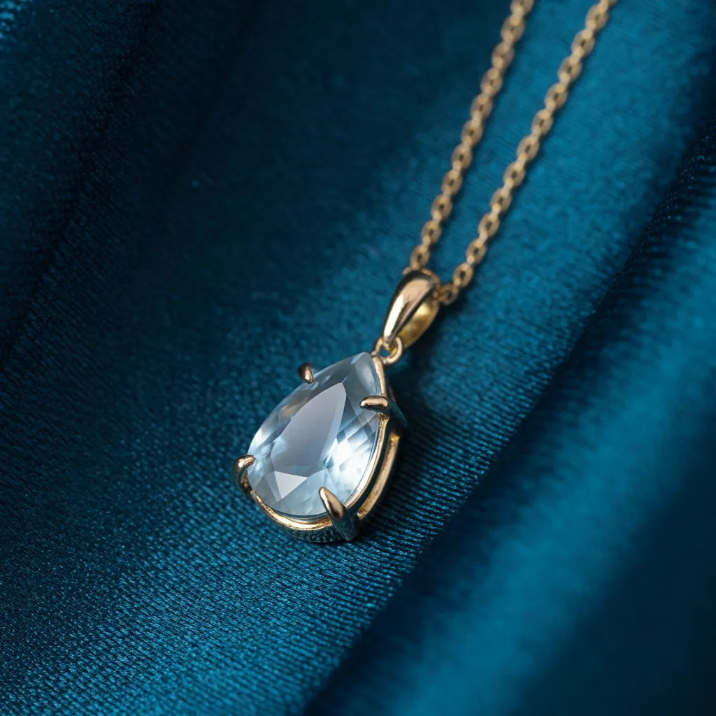 Aquamarine teardrop pendant in gold, design preview